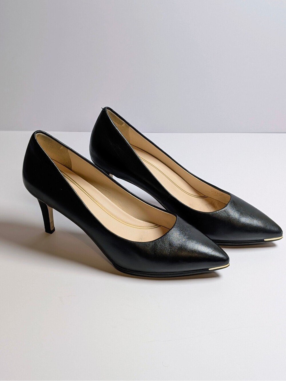 Cole Haan Grand Ambition Pump Black 9B Gold Trip - Picture 2 of 8